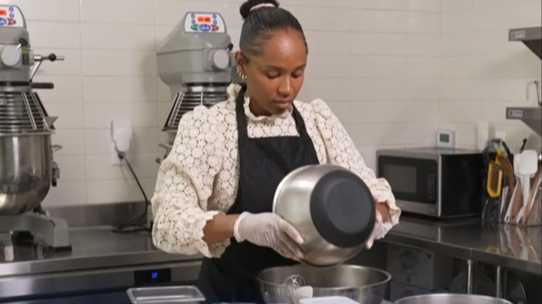 ⁣L.A. cookie shop owner sees profits crumble under tariff burden