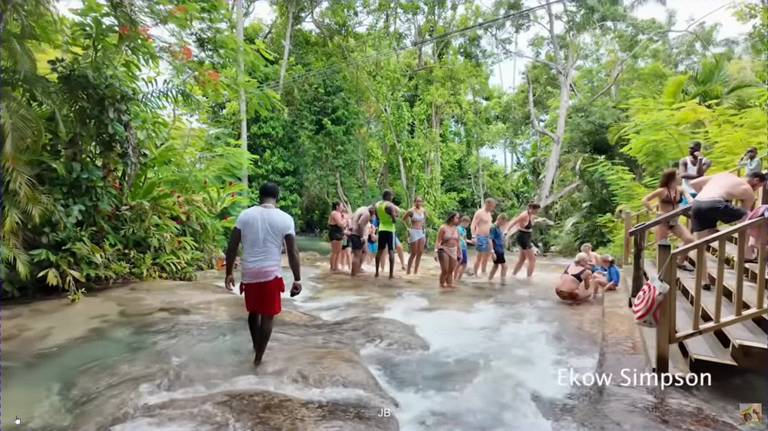 ⁣🇬🇭 GHANAIAN Climbs DUNN'S RIVER FALLS in JAMAICA 🇯🇲