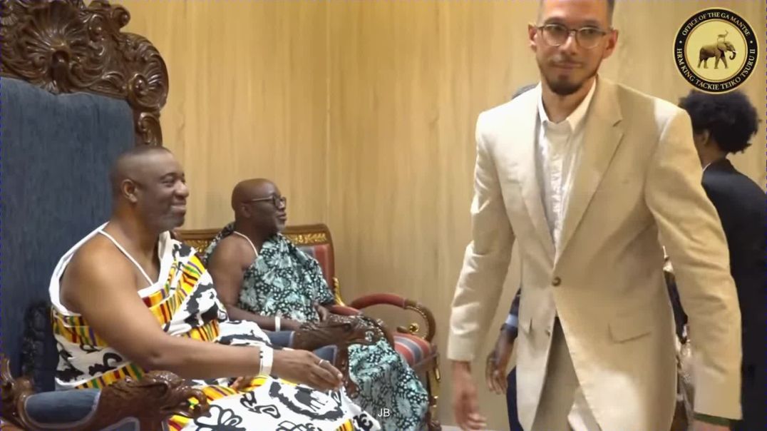 ⁣A group from Word is Bond, in partnership with Travel Time Africa, paid a courtesy call on Ga Mantse