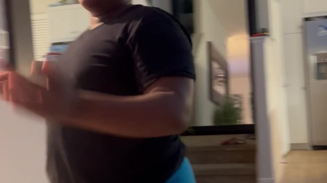 ⁣Getting PAID just to listen to music on TheBlackTube