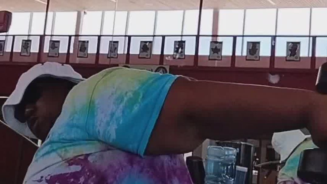 ⁣👋🏾😁Be Happy!.. Drop EVERYTHING that doesn't serve YOUR highest good & those🏋🏾‍♀️pounds too!