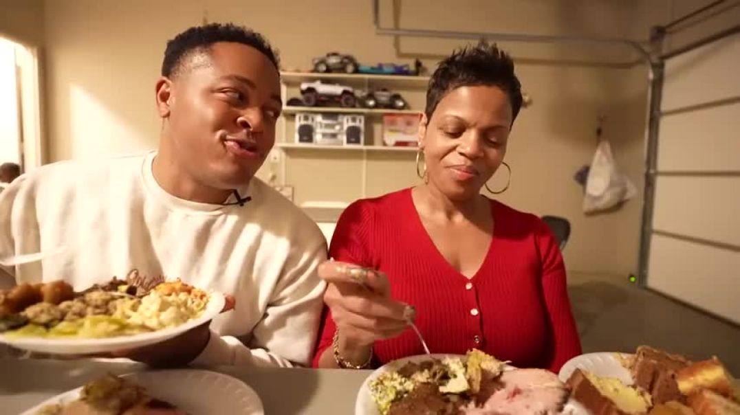 ⁣Family Thanksgiving