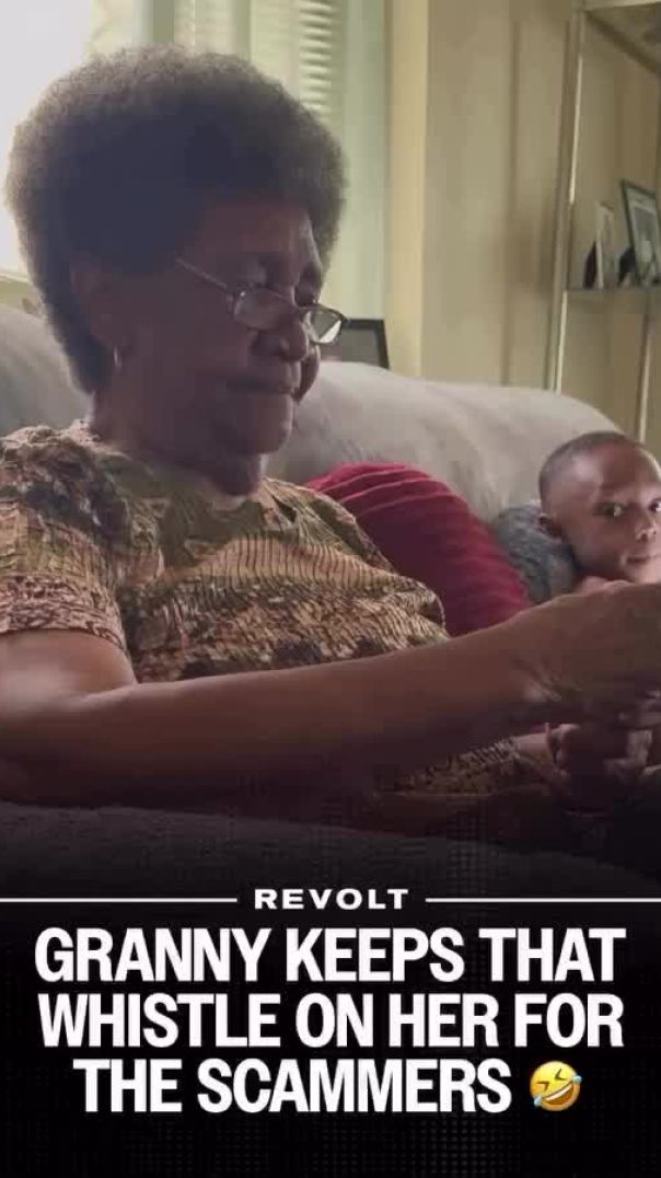 🤣 via @revolt/TikTok: jusskells