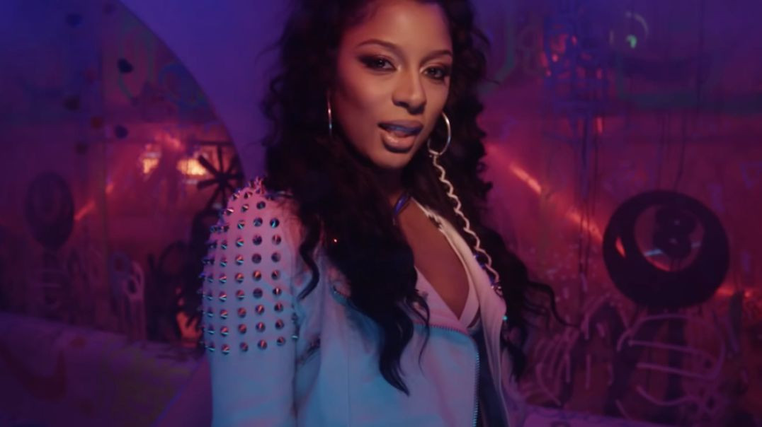 ⁣Victoria Monet - Backyard