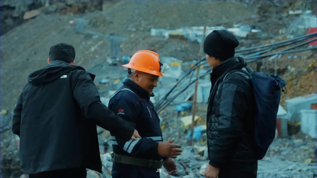 ⁣24hrs in the World’s Highest City - Almost Passed Out! (50% Oxygen)