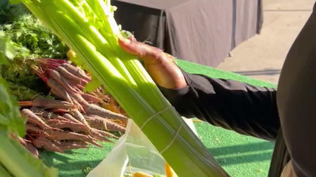 ⁣Only Mama Diva celebrates over shopping for Whole Foods