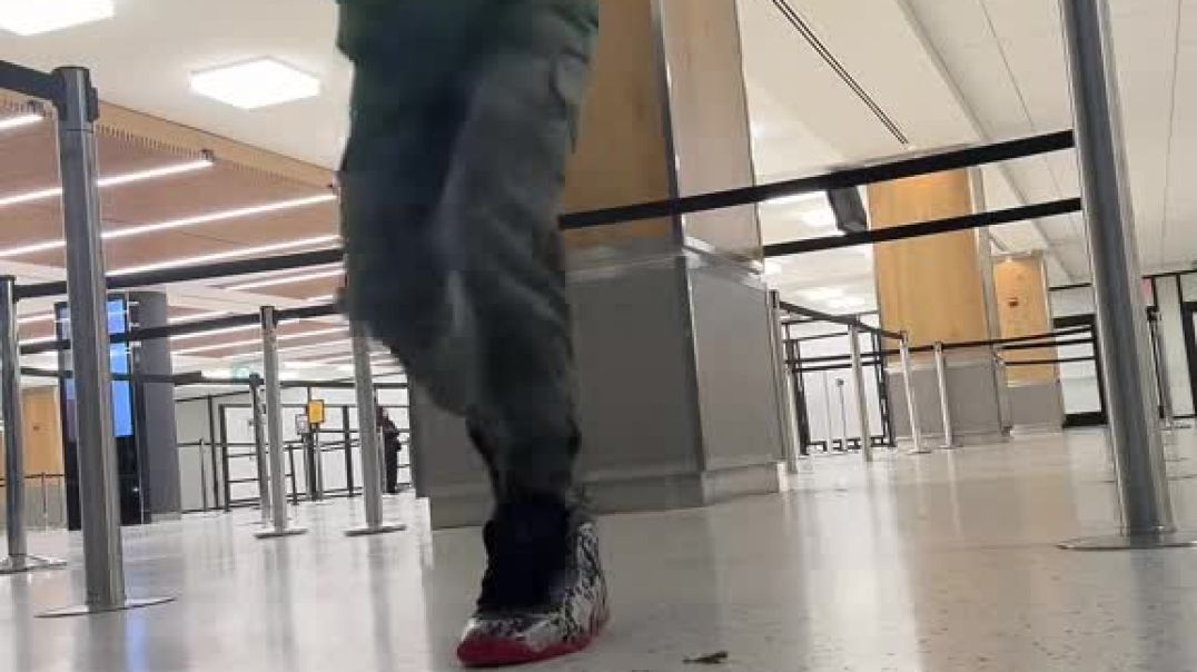 doing my dace at the New York airport