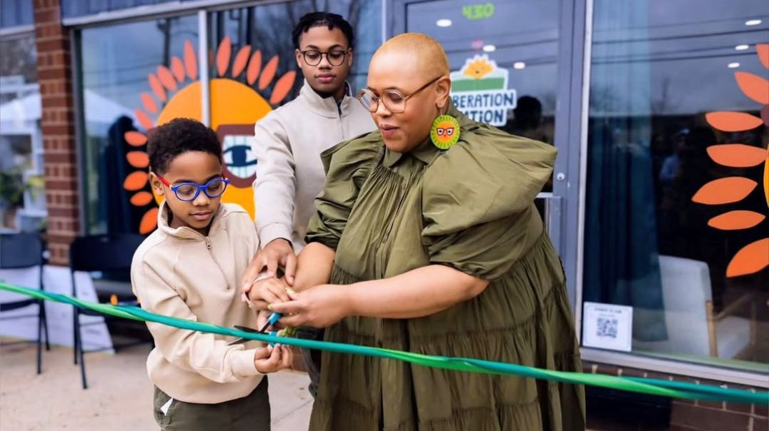 ⁣Tabitha Brown gifts $10,000 to North Carolina's first Black-owned children’s bookstore that reo