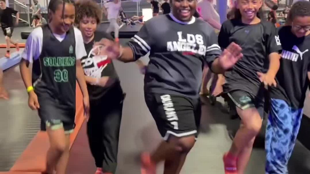 Jfunk dances with fans