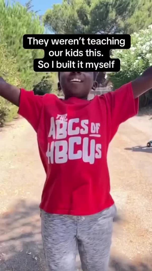 🔥📚👩🏽‍🎓🎒🏫✊🏾🖤