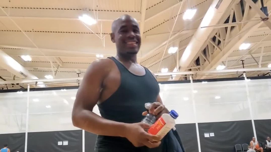 ⁣Ap shows He's Still a BUCKET in Basketball League