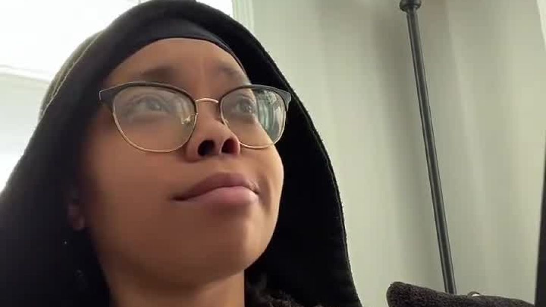 ⁣When Random People Show Their Kid Photos