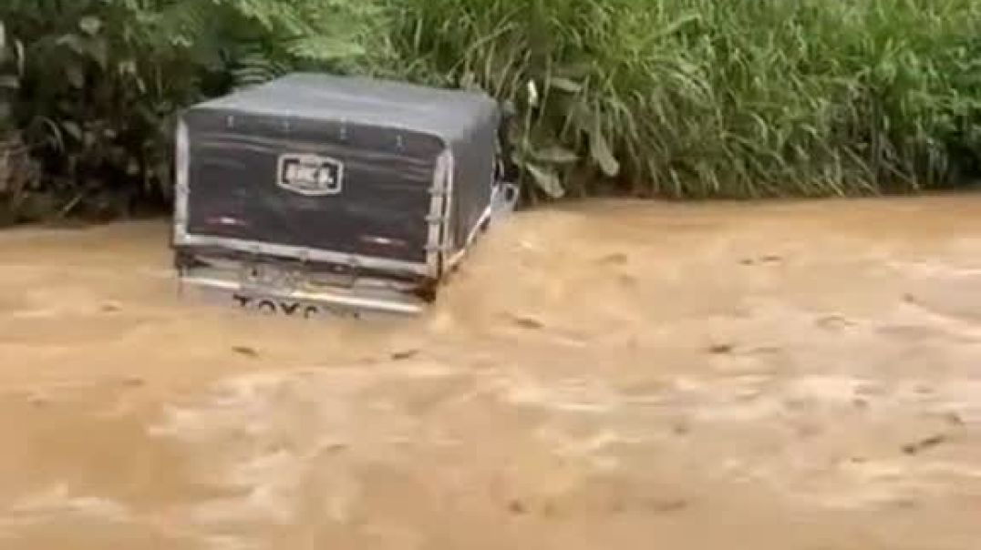 ⁣Land cruiser