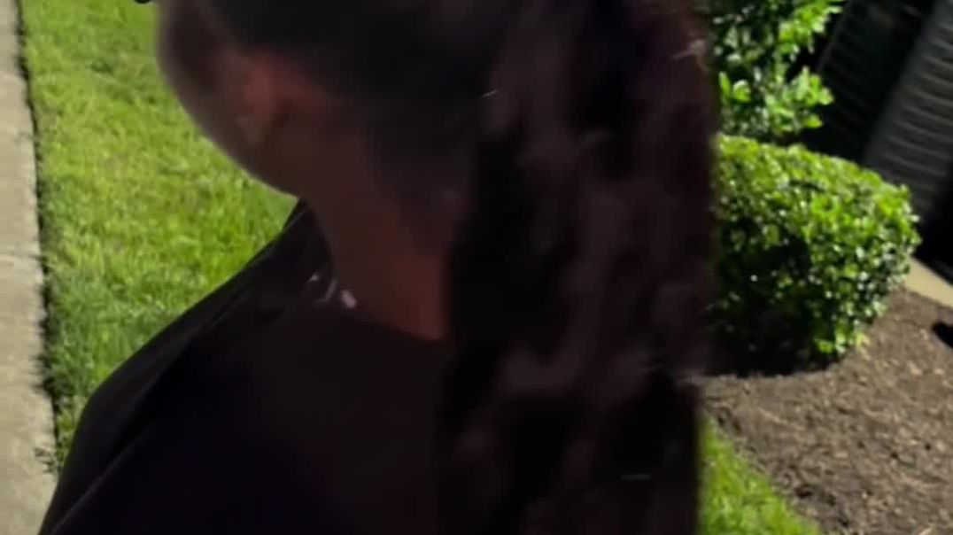 @DeeBeautique | Curly Ponytail