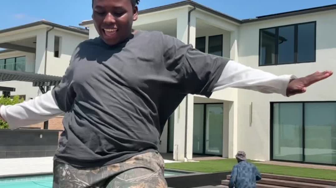 ⁣Jfunk dances at his new house!