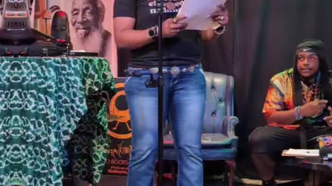 ⁣LadyQthePoetess ™