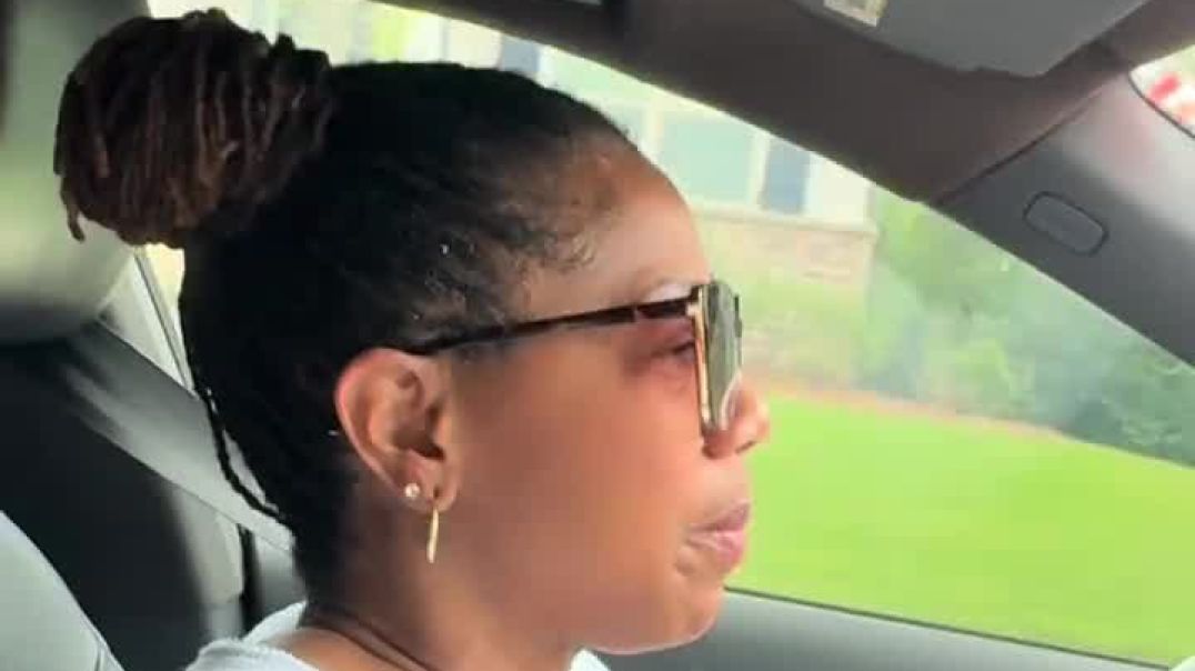 ⁣Explaining The Black Dollar Shift to an Asian friend!