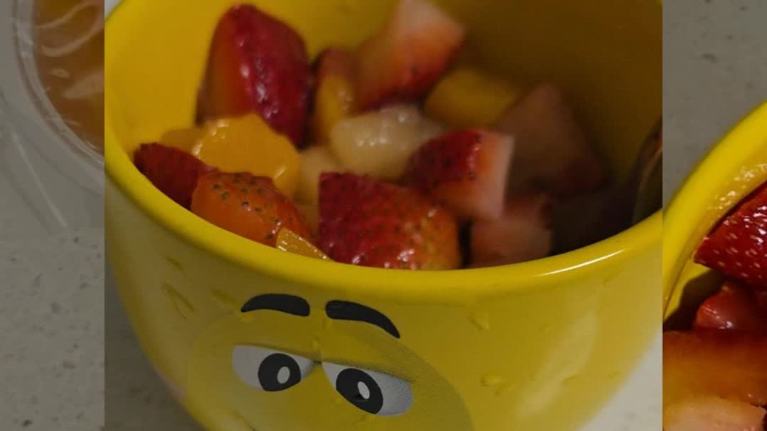 ⁣​Fresh Start, Daily Fuel: Quick & Healthy Fruit Medley Breakfast Ideas 🍓🥭