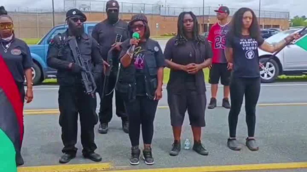 ⁣The Black Panther Party Honor Guard stood in solidarity July 4th at the Free Krystal Clark Rally out