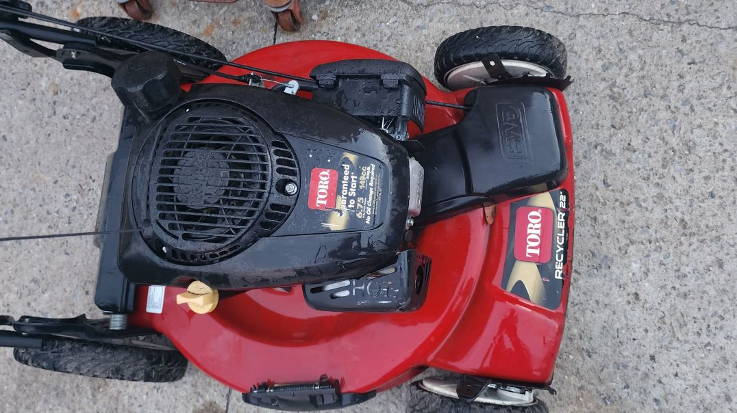 ⁣Small engine repair from The HandyGuy