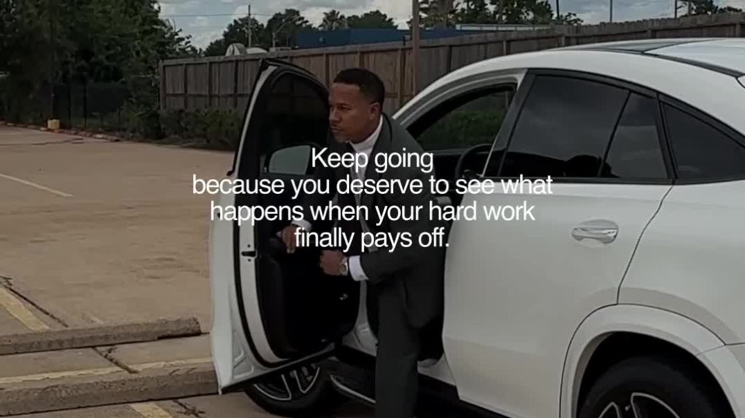 ⁣Don't quit now. You're closer than you think. #300 #keepgoing #stayconsistent