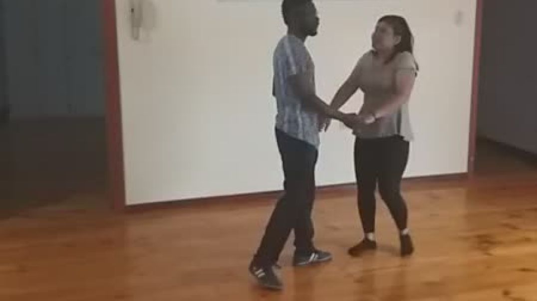 ⁣Baila conmigo