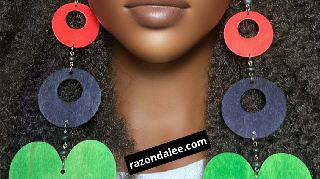 ⁣Pan-african statement earrings by Razonda Lee
