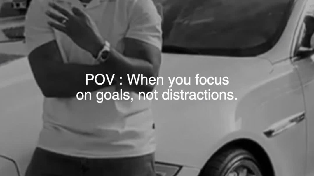 ⁣Focus fuels progress. Distractions delay it  #300 #focus #goalgetter