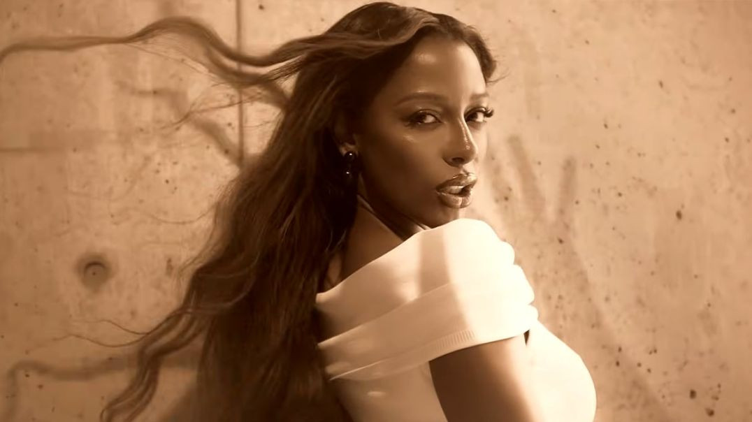 ⁣Victoria Monét - Reach Out [Official Music Video]
