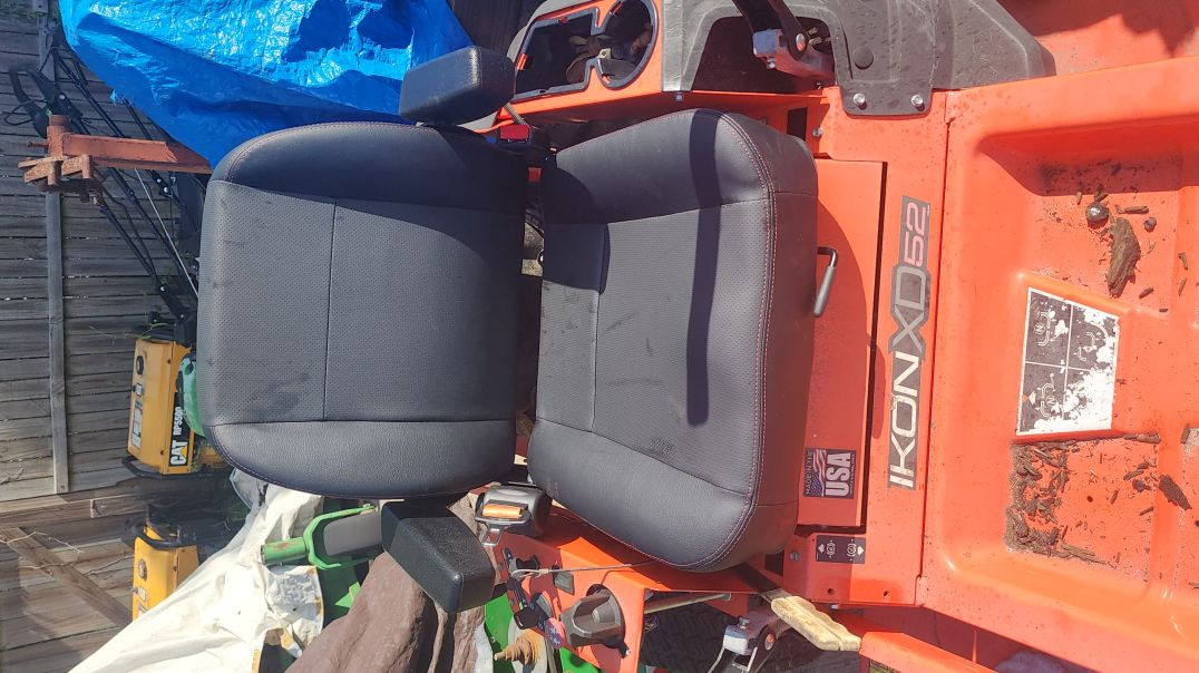 Zeroturn seat install