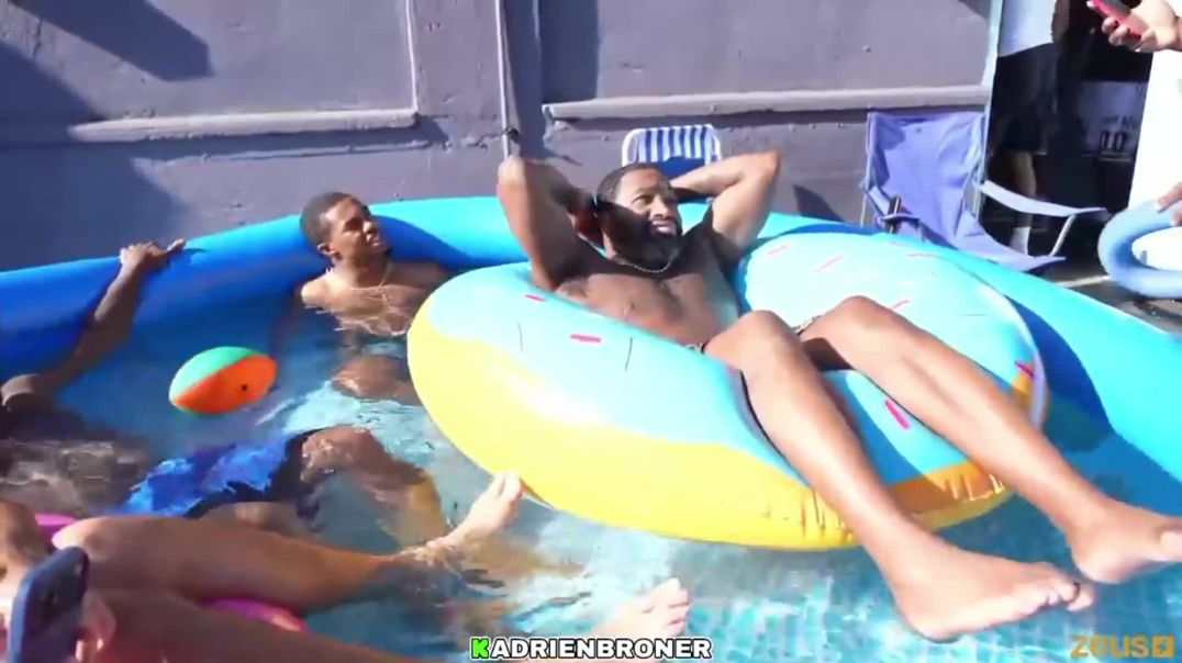 ⁣Adrien Broner, DeenTheGreat and Ray J Pool Party with N3on