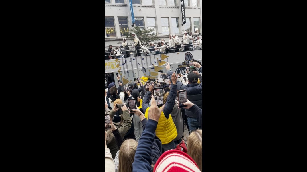 ⁣Parade for World Series Champs the Milwaukee Brewers!