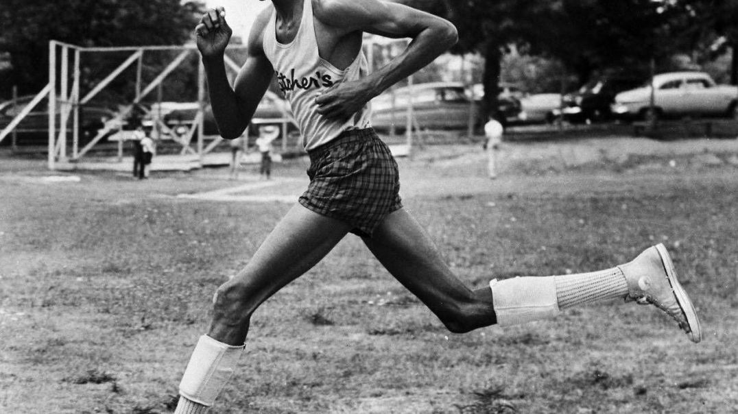 ⁣Wilt Chamberlain s INSANE Athleticism Caught on Film